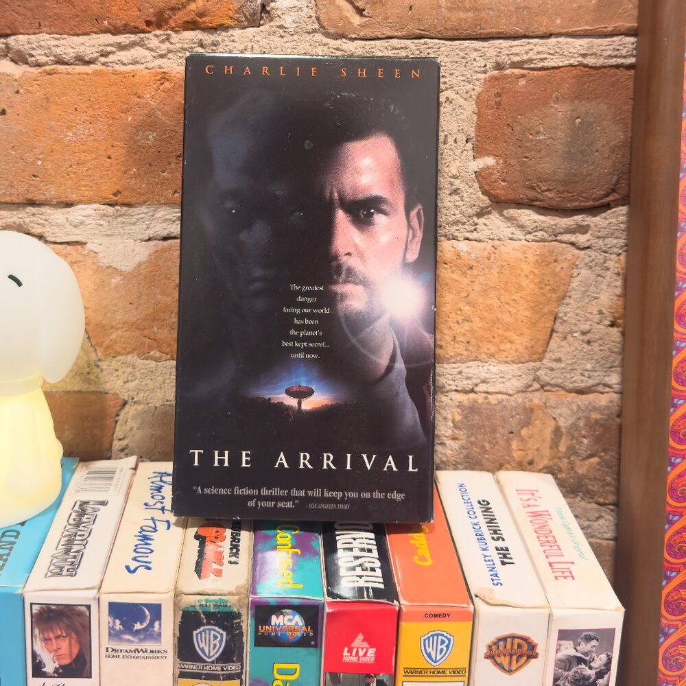 1996 THE ARRIVAL VHS